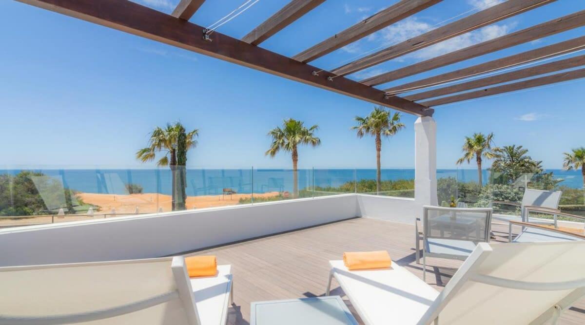 Villa Prado - Beautiful Beachfront Villa 알부페이라 외부 사진